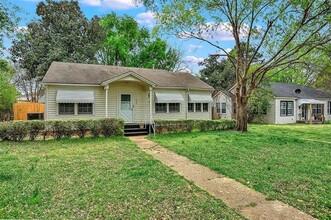 506 Bullock St in Denison, TX - Building Photo - Building Photo