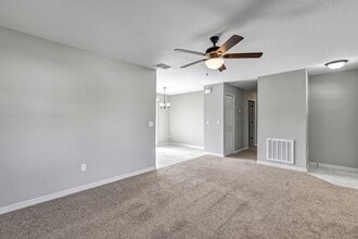 7 Locust Loop Cir in Ocala, FL - Building Photo - Building Photo