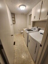 15945 Gold Cir in Omaha, NE - Building Photo - Building Photo
