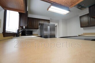 3392 S Maze Ave in Boise, ID - Building Photo - Building Photo
