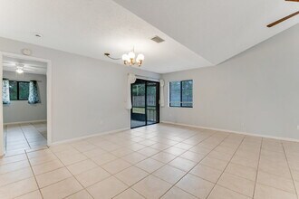 49 Braddock Ln in Palm Coast, FL - Foto de edificio - Building Photo