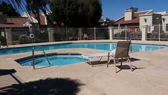 633 W Southern Ave in Tempe, AZ - Building Photo