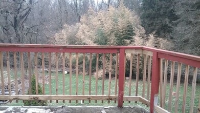 238 poplar st, Unit Rear Unit in Monroeville, PA - Building Photo - Building Photo