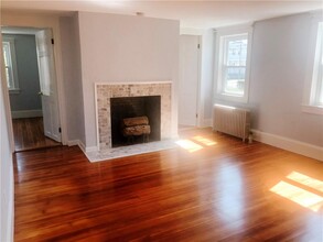 152 Armistice Blvd in Pawtucket, RI - Building Photo - Building Photo