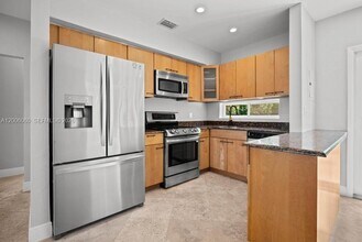 11222 NE 9th Ave in Biscayne Park, FL - Building Photo - Building Photo