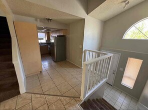 7023 Oakwood Dr in New Port Richey, FL - Foto de edificio - Building Photo