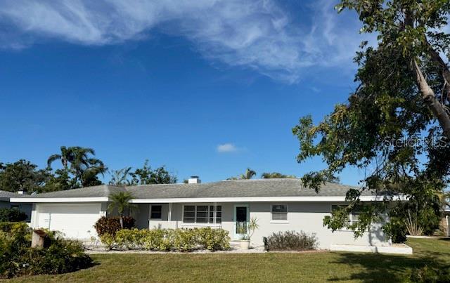 3004 Satsuma Dr in Sarasota, FL - Building Photo