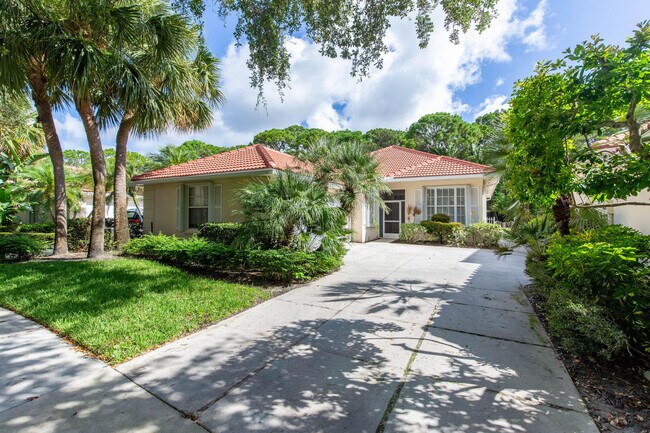 property at 179 E Tall Oaks Cir