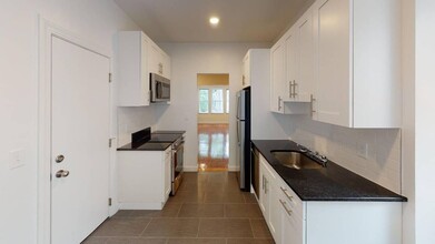 789 Washington St, Unit 2 Bed in Brookline, MA - Building Photo - Building Photo