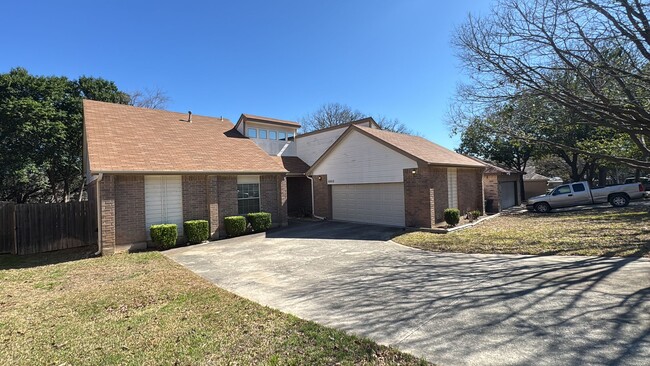 5602 Timber Shade in San Antonio, TX - Building Photo - Building Photo