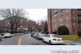 143-25 84th Dr in Queens, NY - Foto de edificio - Building Photo