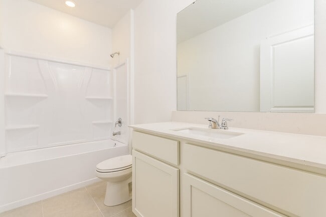 7677 Gemstone St in Groveland, FL - Building Photo - Building Photo