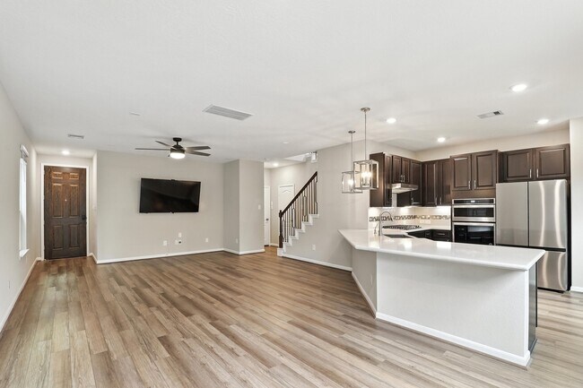 property at 8618 Cedar Plains Ln