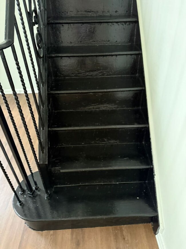 property at 1646 Pratt St