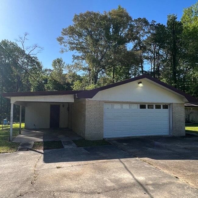 440 W Hawthorne Rd in Leesville, LA - Building Photo - Building Photo