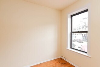 3306 W Schubert Ave in Chicago, IL - Building Photo - Building Photo