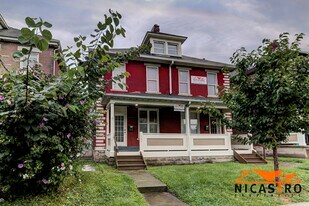 136 E 11th Ave in Columbus, OH - Building Photo