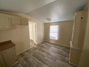 1620 E Reno Rd in Azle, TX - Building Photo - Building Photo