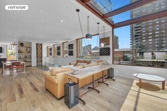 18 Harrison St in New York, NY - Building Photo - Building Photo