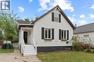 1533 Alexis Rd in Windsor, ON - Building Photo