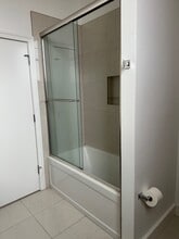 246 E Main St, Unit 302 in Galesburg, IL - Foto de edificio - Building Photo