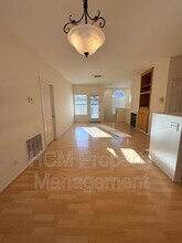 2352 Sunningdale Dr in Tustin, CA - Building Photo - Building Photo