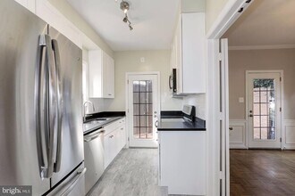 3921 Watson Pl NW in Washington, DC - Building Photo - Building Photo