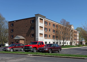 Highland Place Apartments in Conneaut, OH - Building Photo - Building Photo