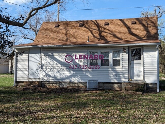 710 W Locust St in Bolivar, MO - Building Photo - Building Photo