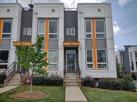 422 Southend Crossing Ln in Charlotte, NC - Building Photo