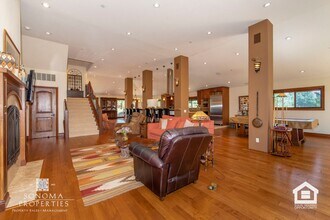 15083 Trestle Glen Dr in Glen Ellen, CA - Building Photo - Building Photo