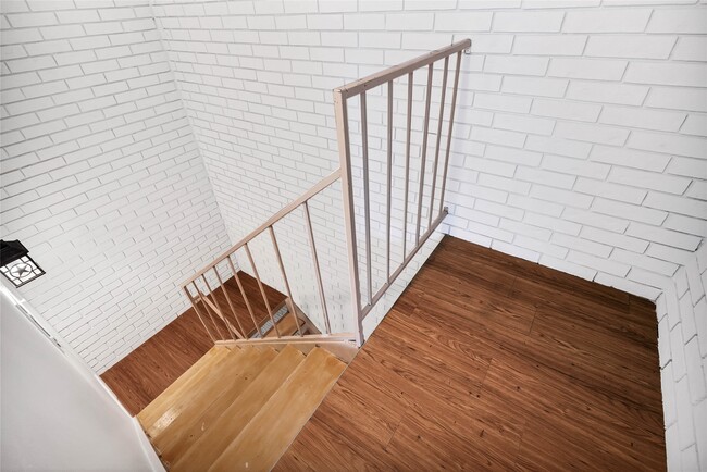 property at 1802 Potomac Dr