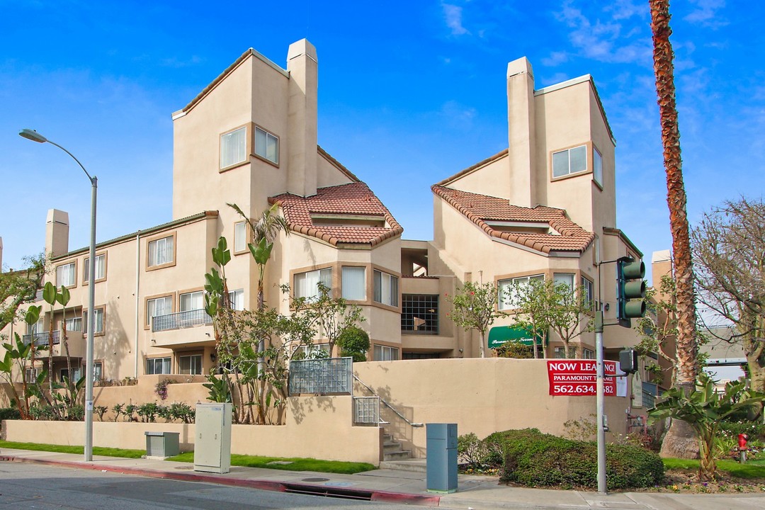 Paramount Terrace Apartments in Paramount, CA - Foto de edificio