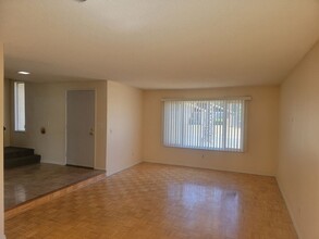 1280 Trail End Way in Sacramento, CA - Building Photo - Building Photo