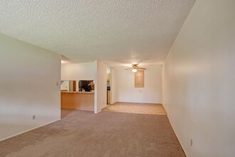 Stirling Place in Edmonton, AB - Building Photo - Building Photo