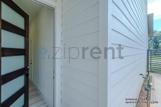 7002 Sidney St in Houston, TX - Building Photo - Building Photo