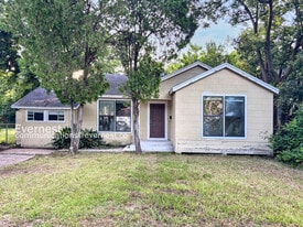 815 Roosevelt in La Marque, TX - Building Photo