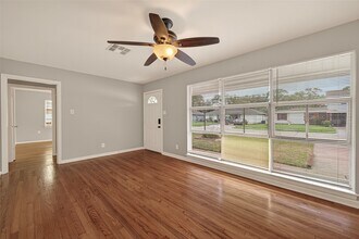 226 W 4th St in Deer Park, TX - Building Photo - Building Photo