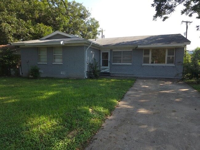 3300 Lake Travis Ave