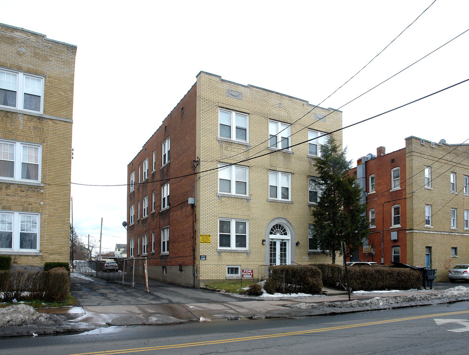 65-67 Brown St in Hartford, CT - Building Photo