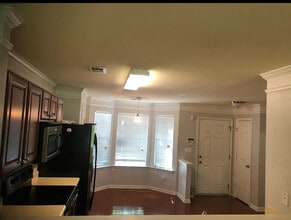 769 Crestwell Cir SW in Atlanta, GA - Building Photo - Building Photo