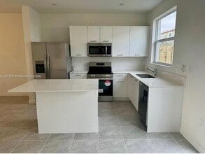 12154 NW 24th Ct in Miami, FL - Building Photo - Building Photo