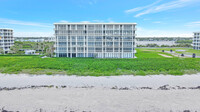 2100 S Ocean Blvd in Palm Beach, FL - Foto de edificio - Building Photo