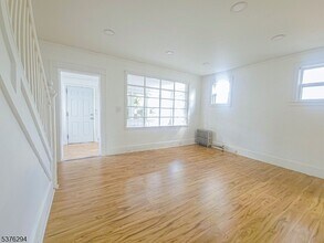 17 Fritz St in Bloomfield, NJ - Building Photo - Building Photo