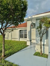 813 Naples Ave S in Lehigh Acres, FL - Building Photo - Building Photo