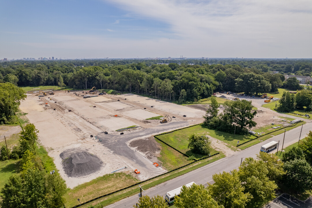 Woodland Park in Portsmouth, VA - Building Photo