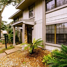 9 Oakwood Park in Ormond Beach, FL - Building Photo - Building Photo