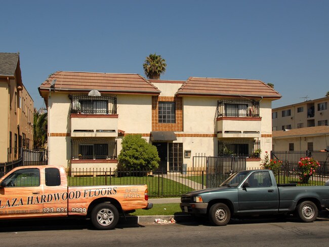 1203 S Norton Ave in Los Angeles, CA - Building Photo - Building Photo