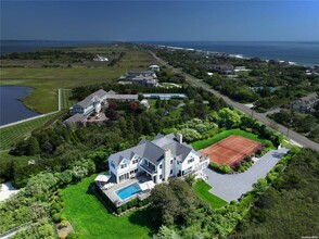 157 Dune Rd in Quogue, NY - Foto de edificio - Building Photo