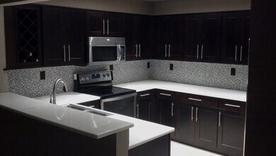 237 SW 9th St in Dania Beach, FL - Building Photo - Building Photo